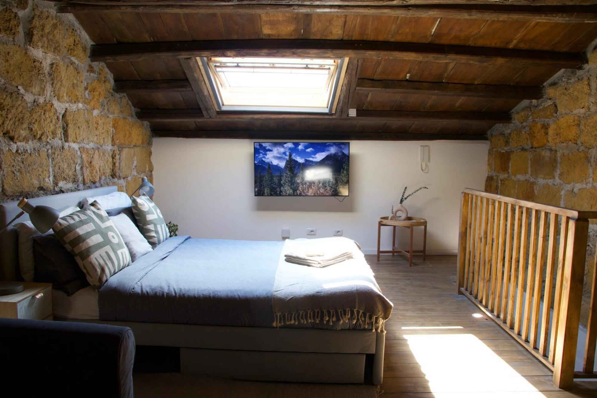 Sandstone Loft Close To Center Apartment *